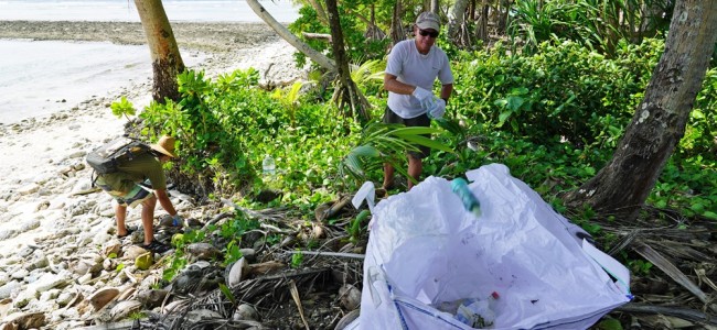 Five Yachts Join Clean-up Action